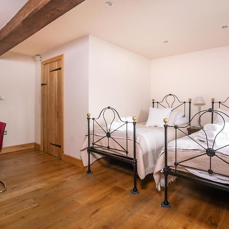 Woodpecker Loft At Millfields Farm Cottages Ashbourne  Buitenkant foto